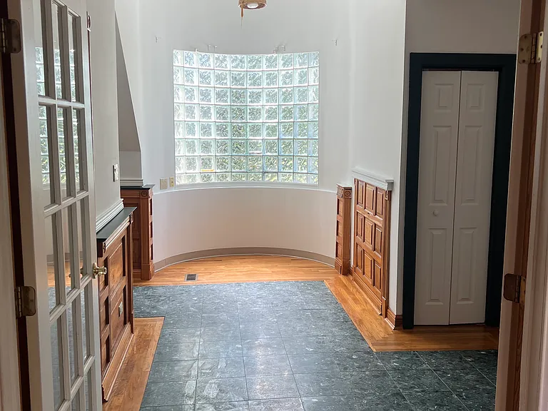950 Burton Ave #2 — Photo 8
