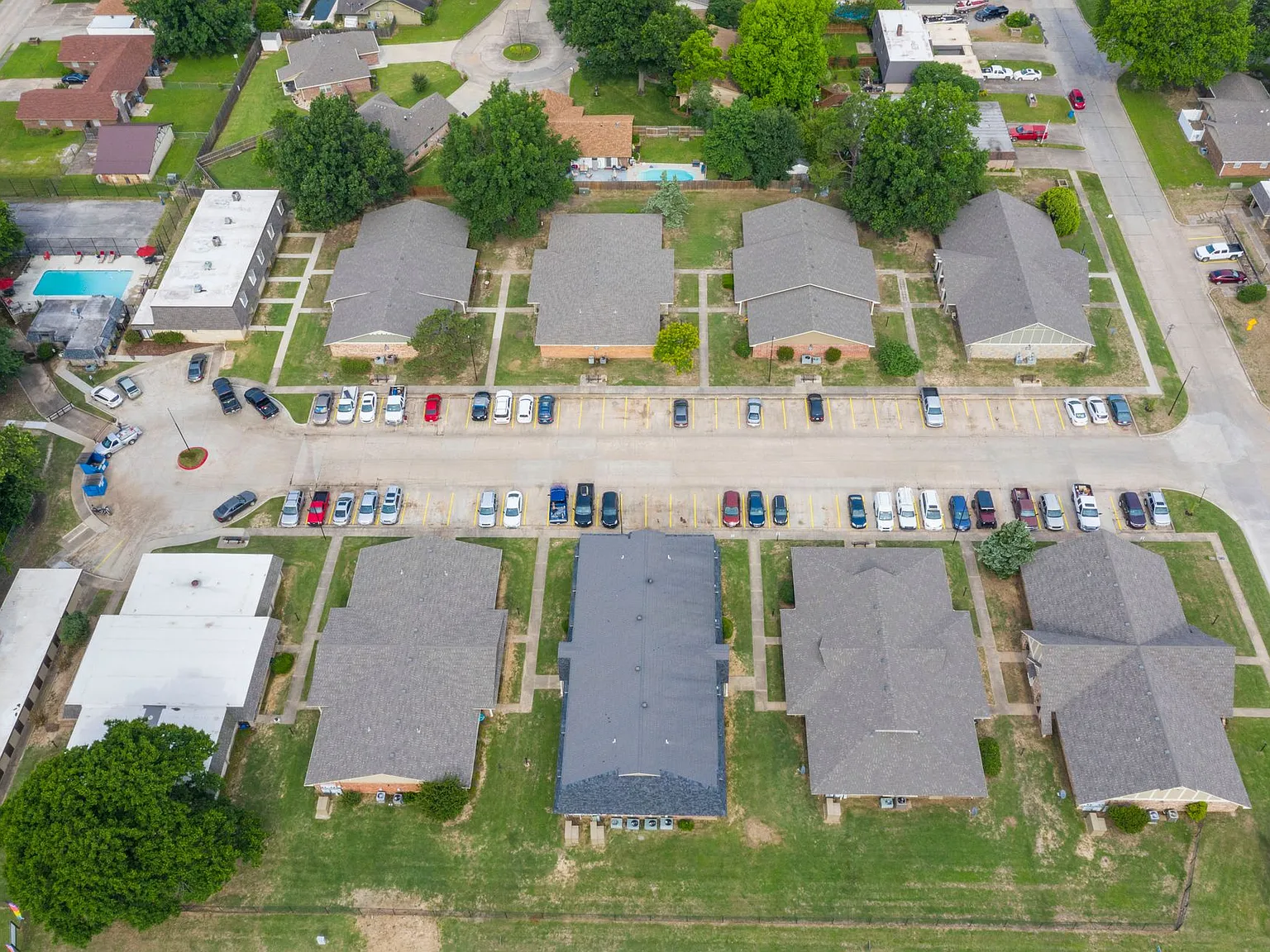 The Meadows at Centennial Park - Save up to $400 Off First Months Rent! Apply Today! — Photo 3