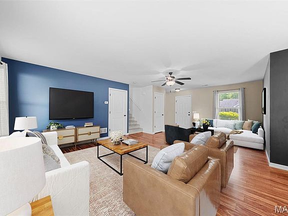 3rd image of 330 Gardenia Dr