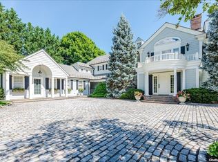 6 Wincoma Dr, Huntington Bay, NY 11743