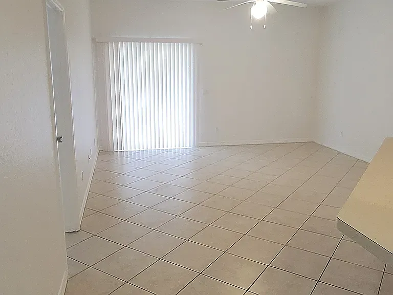 4446 Putnam Ave — Photo 6