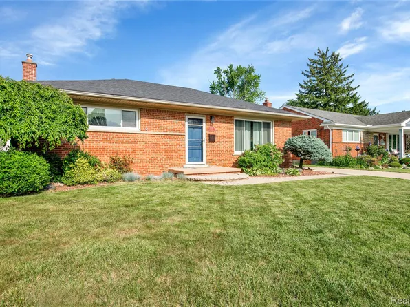 2491 Pinetree Dr, Trenton, MI 48183