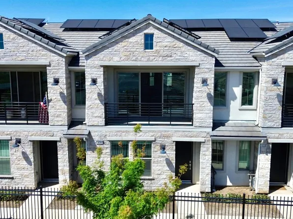 478 W Mahogany Ln, Clovis, CA 93611