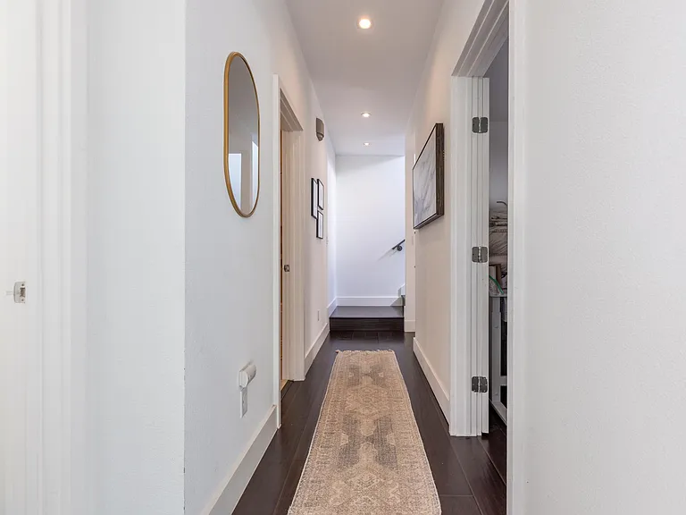 500 W 51st St #A — Photo 24