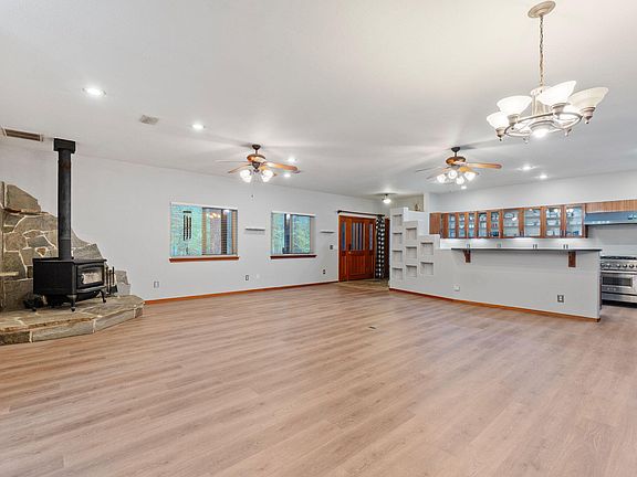 5th image of 8275 Sky Tree Ln