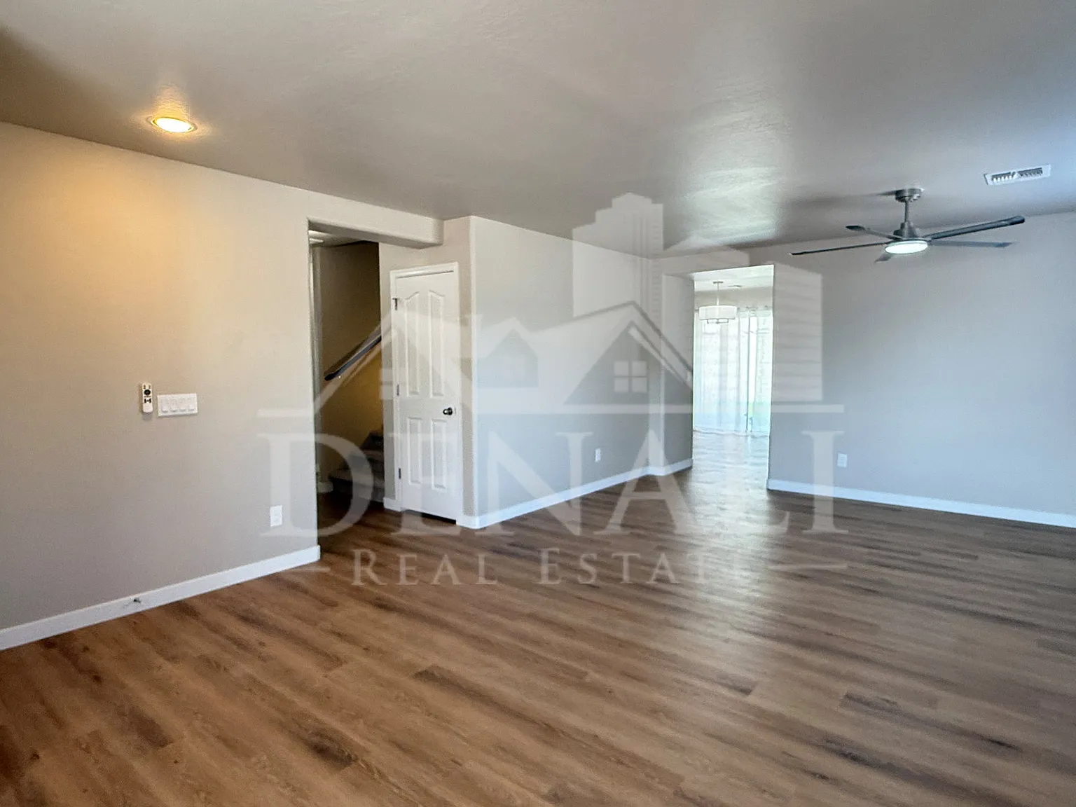 4 bed, 3.0 bath, 2375 sqft, $2,300 — Photo 4