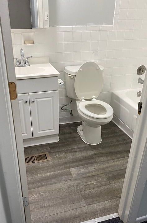 1st image of 1009 Gael Dr Unit B