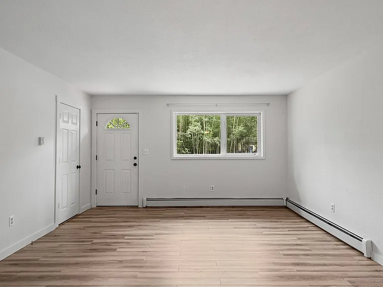 2228 Independence Cir E — Photo 4