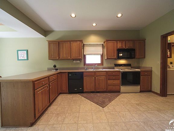 409  Jane Ct. Lawrence, KS listing photo #4