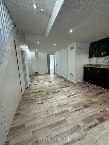 1106 Haig Blvd Photo 1