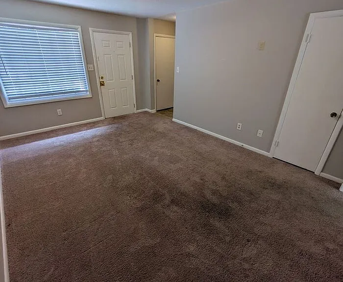 225 2nd St SE #9 — Photo 2