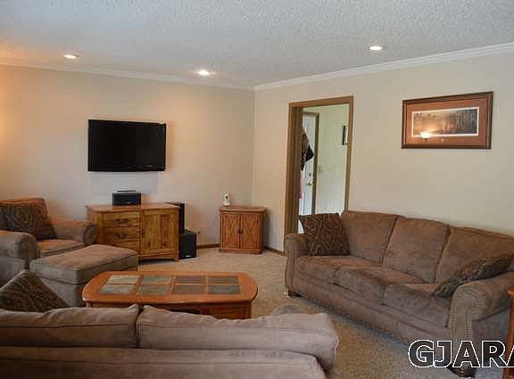 4th image of 2854 Picardy Dr