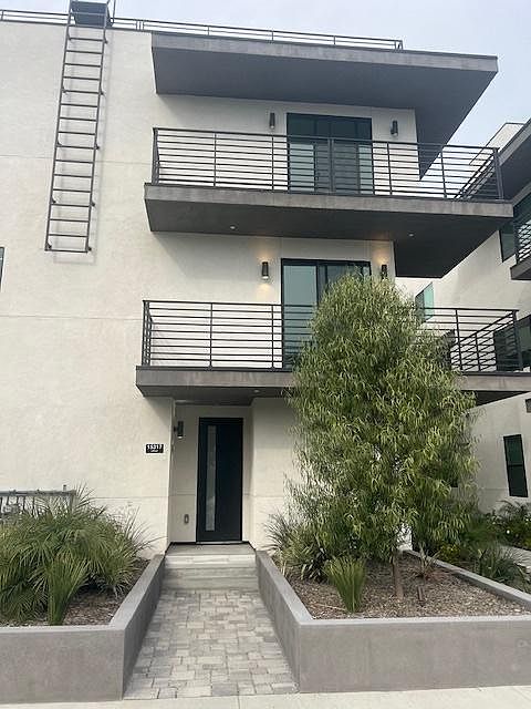 1st image of 15316 W Archwood