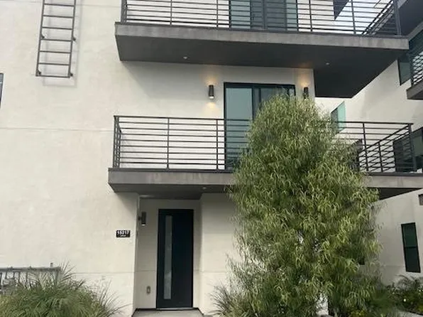 15316 W Archwood, Van Nuys, CA 91411