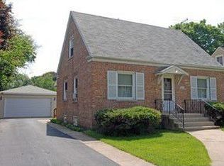 383 S Wolf Rd, Des Plaines, IL 60016