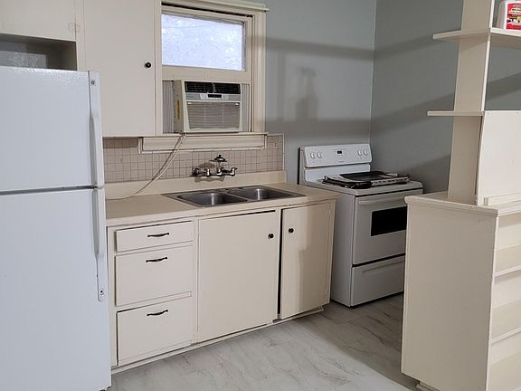 3rd image of 1410 2nd St #1