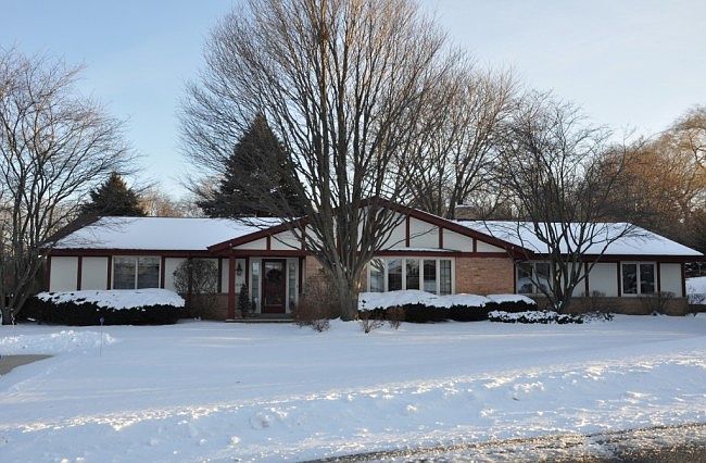 1st image of 10121 W Meadow Dr