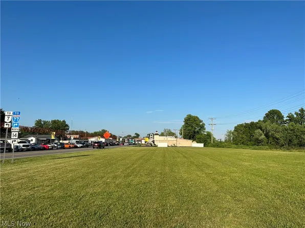 14 Route, Williamstown, WV 26187