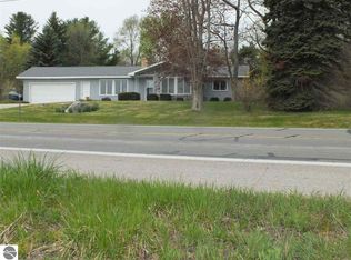 9565 Center Rd, Traverse City, MI 49686