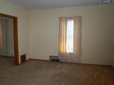 3rd image of 2831 Vincent St