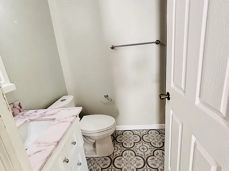 116 Regents Dr #116 — Photo 17