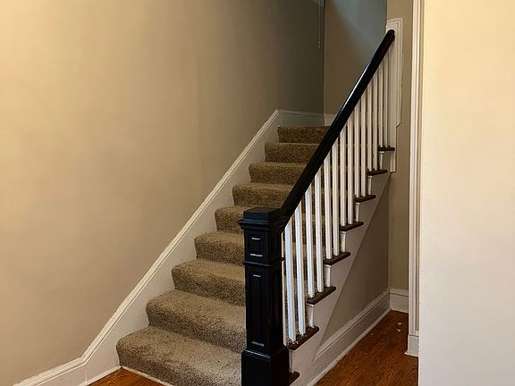 4th image of 119 Lee Ave #B
