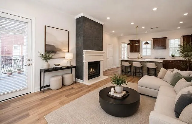 3 bed, 3.5 bath, 2396 sqft, $4,400 — Photo 1