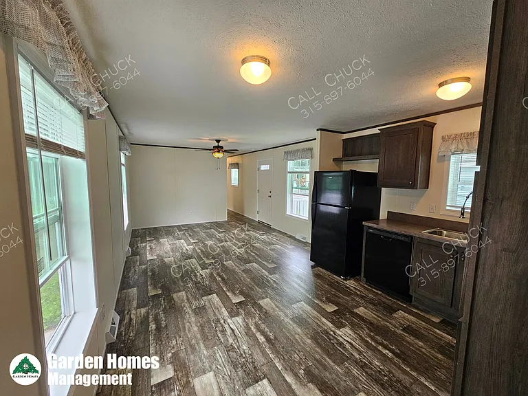 401 Peck Rd #13 — Photo 2