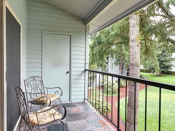 5th image of 4641 W Lake Sammamish Pkwy SE APT F301