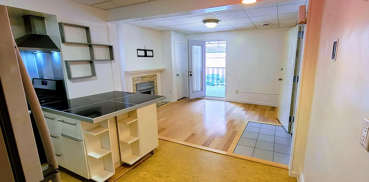 Kitchen / Living room - 324 S Mathilda St #1