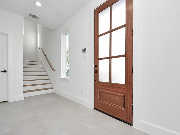 5th image of 929 Fisher St #F