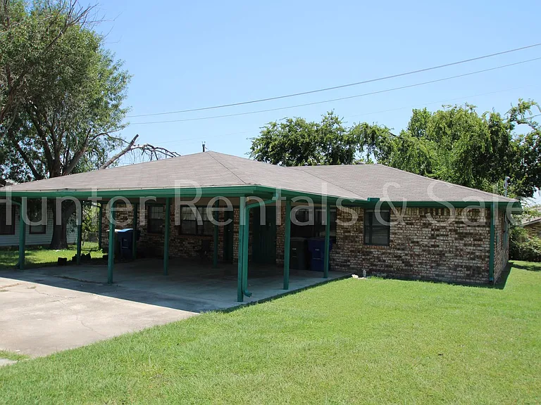 309B Margaret Lee St — Photo 2