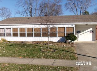 27 Laurelgrove Dr, Union, OH 45322