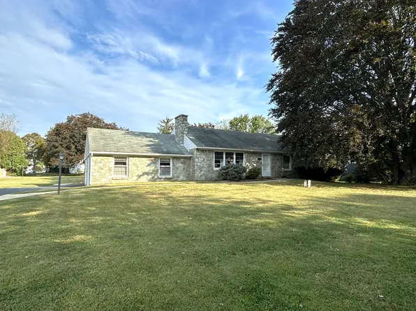 1009 Spruce St, Honey Brook, PA 19344