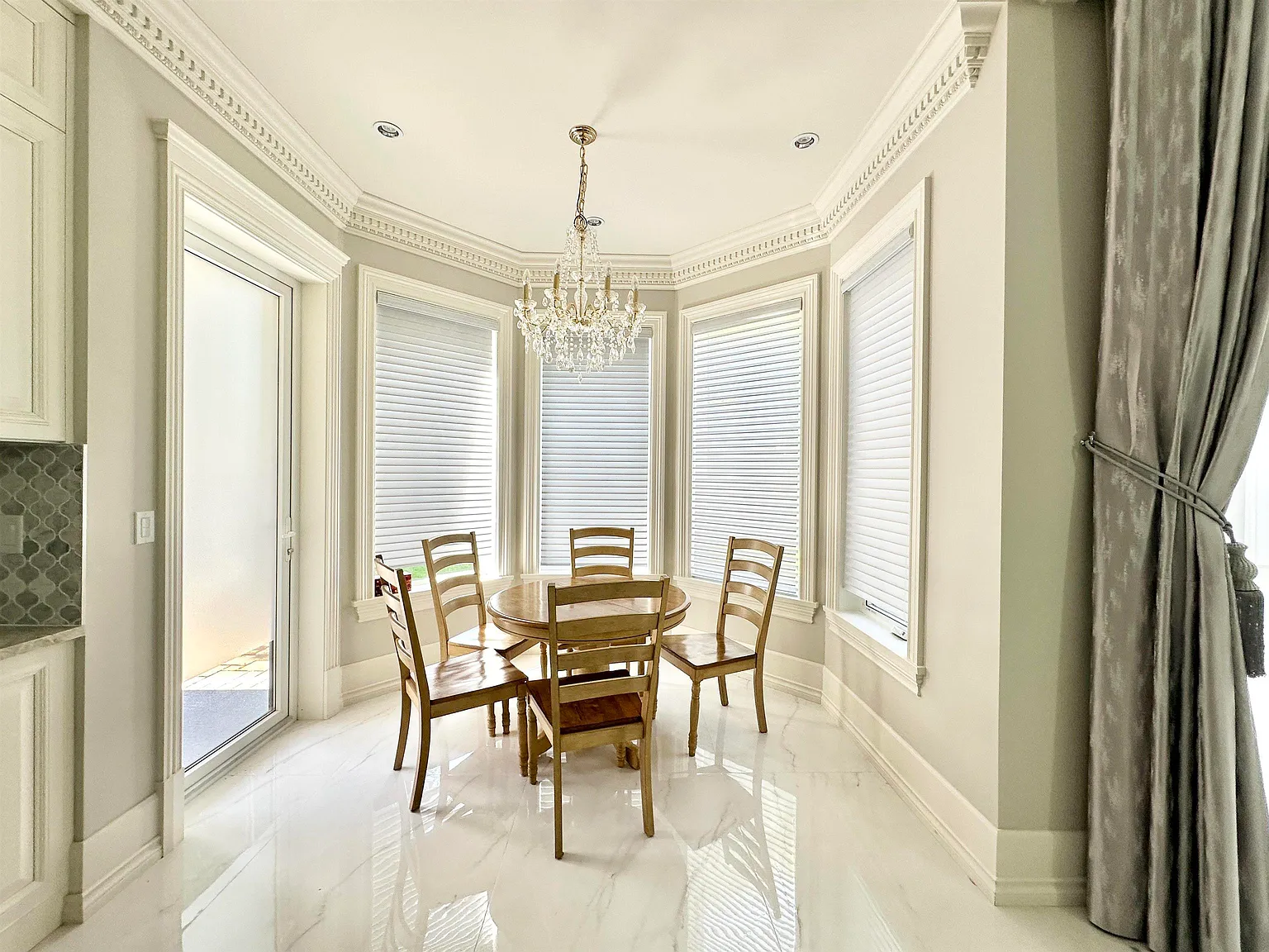 4 bed, 3700 sqft, $6,500 — Photo 3