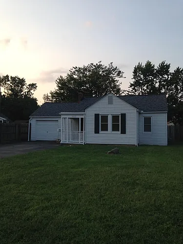3432 Woodlawn Ave Photo 1