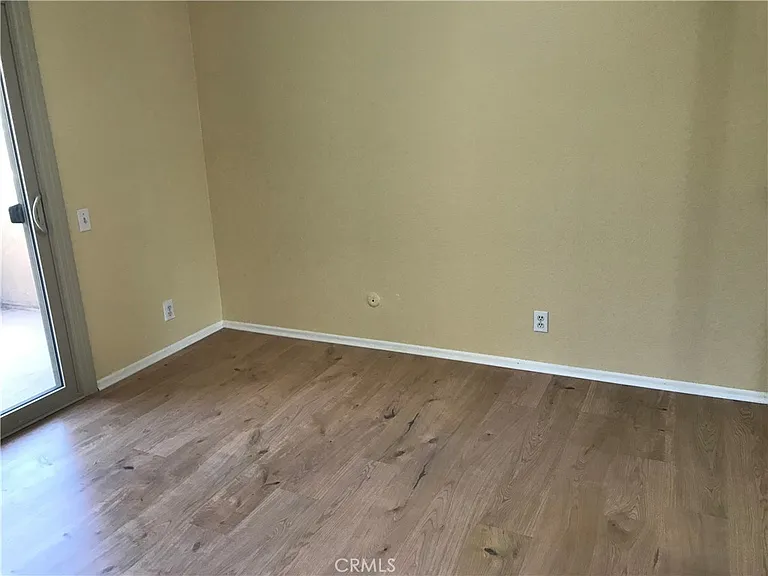 26541 Azuer — Photo 10