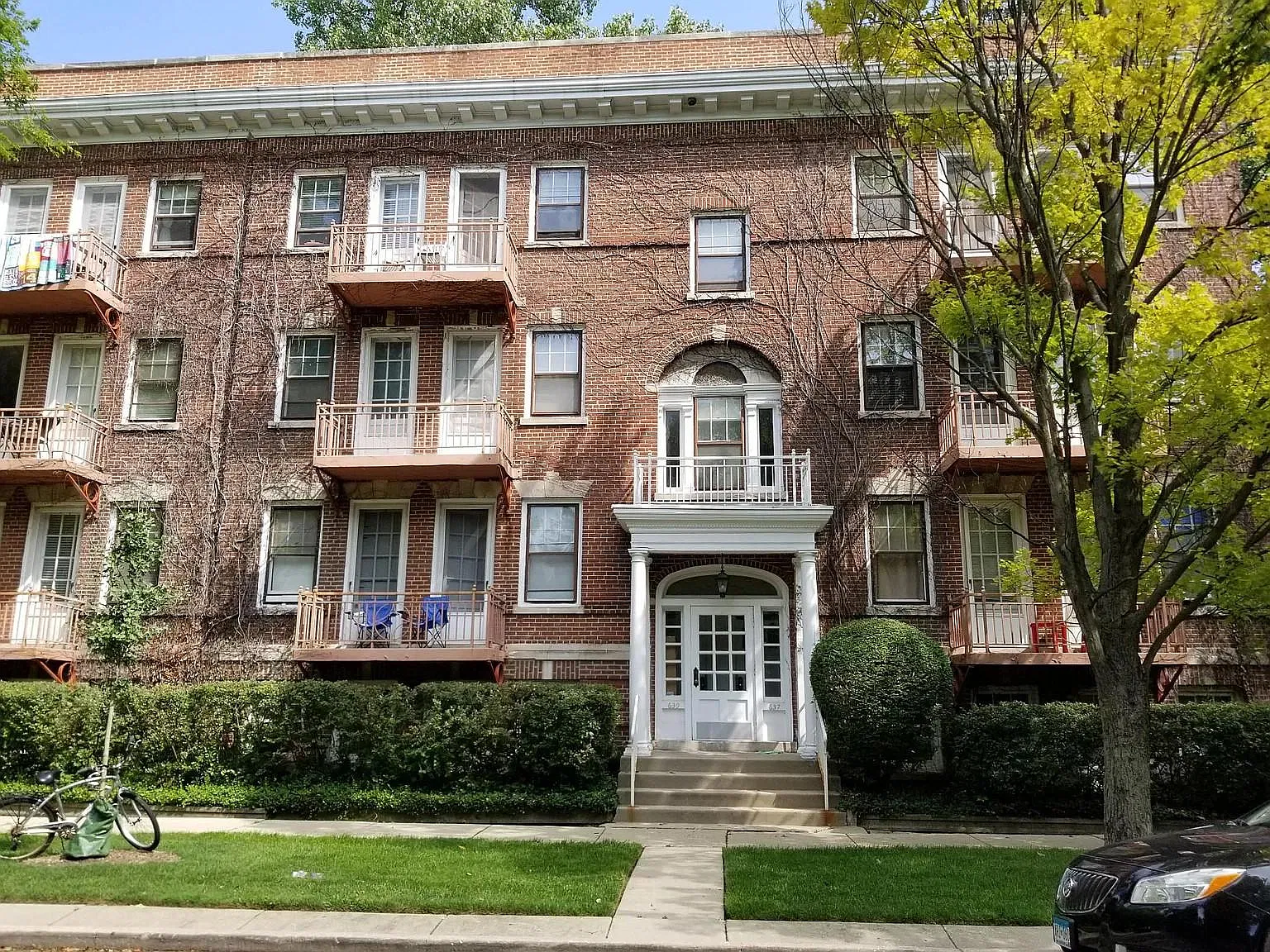 639 Library Pl — Photo 1
