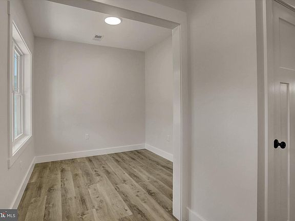 5th image of 695 Karvois Ct
