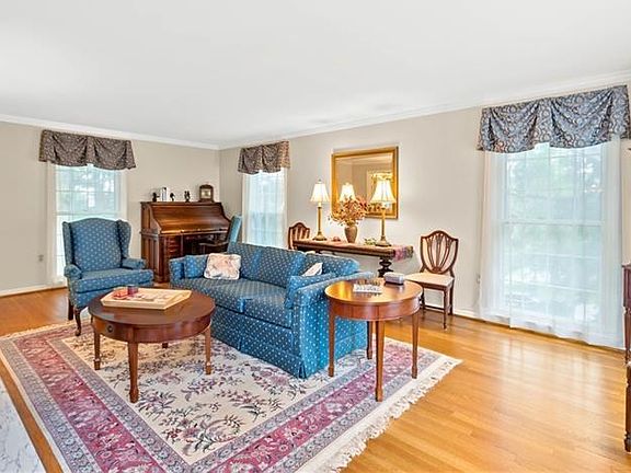4th image of 1591 Tiffany Dr