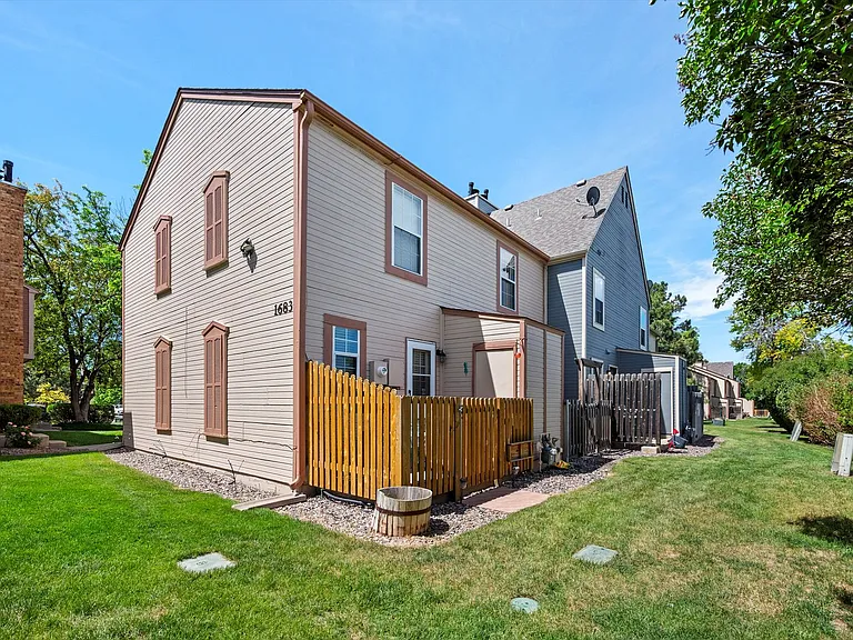 1683 S Blackhawk Way #B — Photo 18