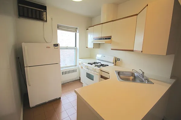 Rented by REAL New York | media 3