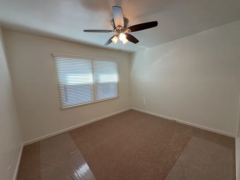 620 — Photo 12