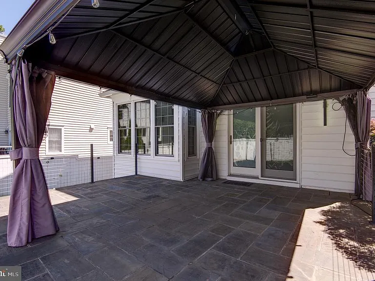 1628 Great Falls St — Photo 8
