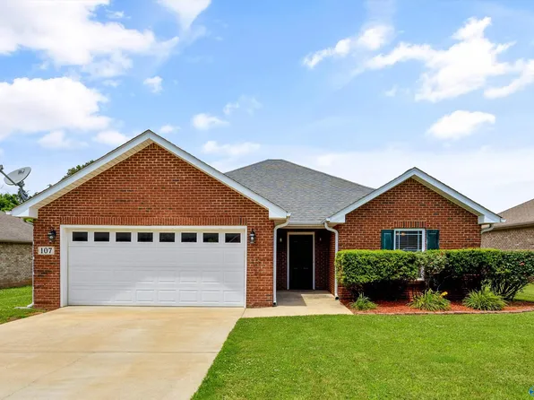 107 Summerset Ln, Huntsville, AL 35811