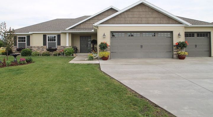 1st image of 1440 Aspen Ln