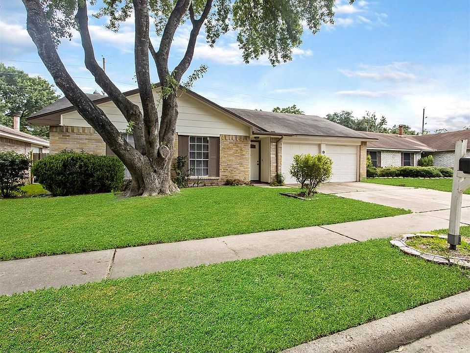 Welcome to 16350 Maplemont Drive