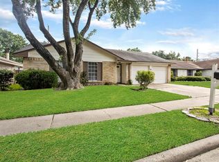 16350 Maplemont Dr, Houston, TX 77095