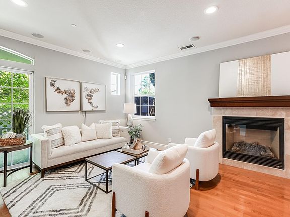 4th image of 2718 Darien Ct