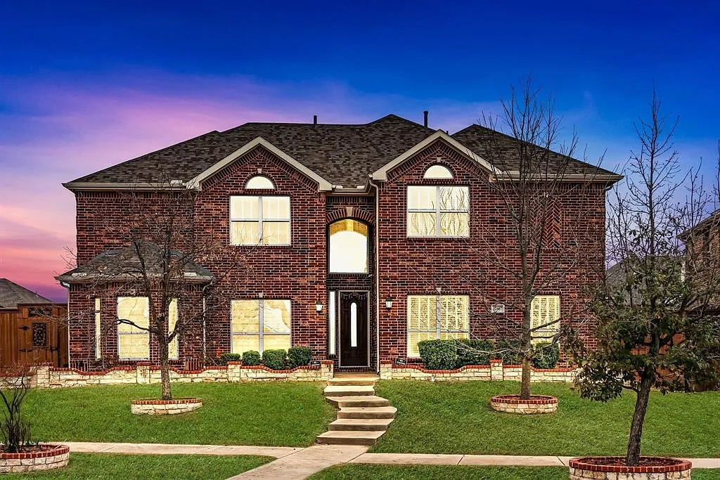 6 bed, 4525 sqft, $3,995 — Photo 1